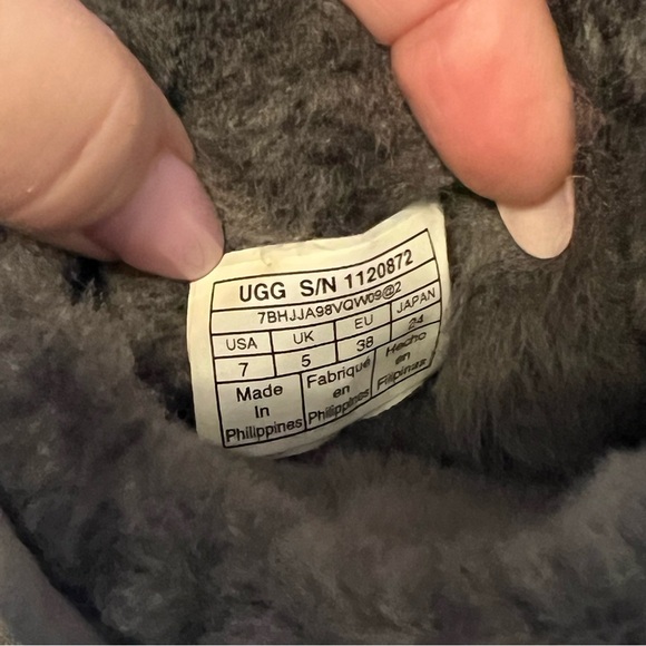 UGG Classic mini suede women’s boot, grey and metallic, shearling size 7US - Picture 3 of 12